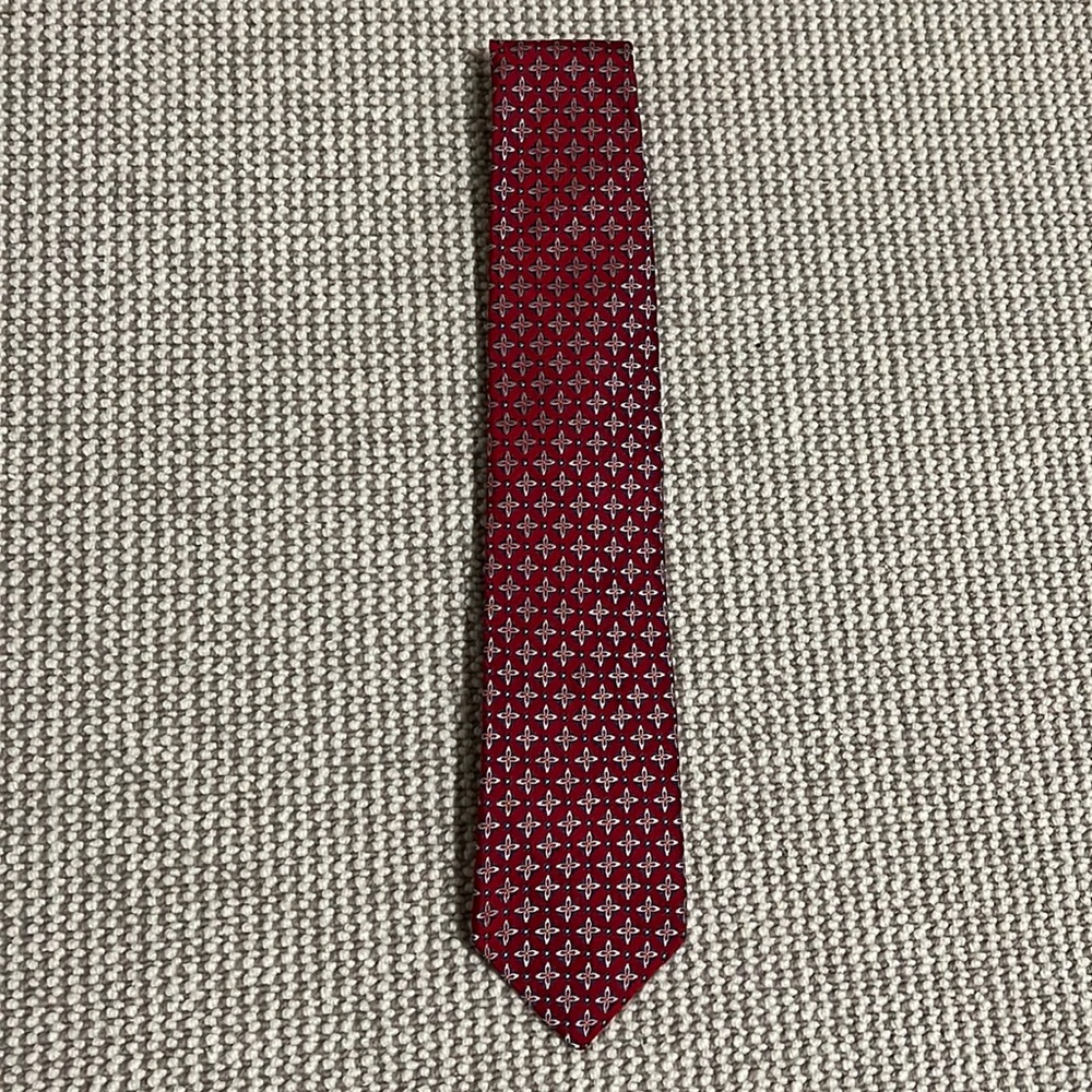 Mens Necktie - Presidential Red Pattern - Excellent condition